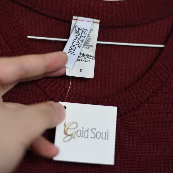 Maroon Ribbed Curve Dress - Picture 3 of 3